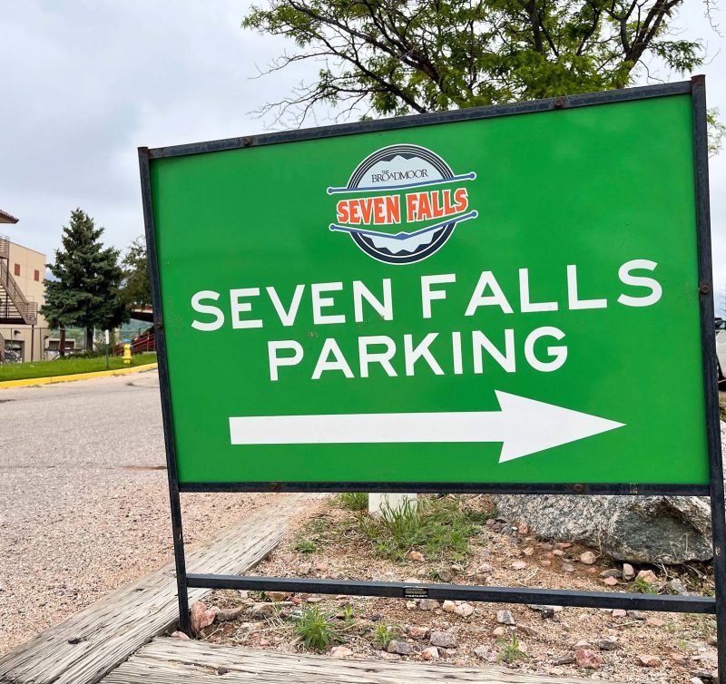 PARKING & DIRECTIONS